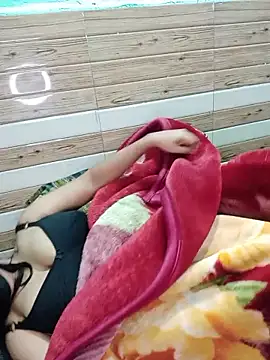 xoupleaura Live Webcam on Stripchat