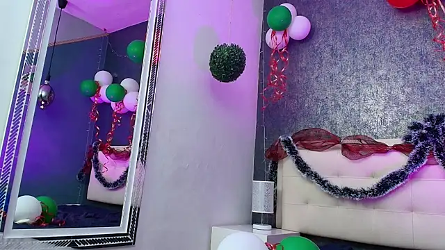 Cloeandtyfanny webcam