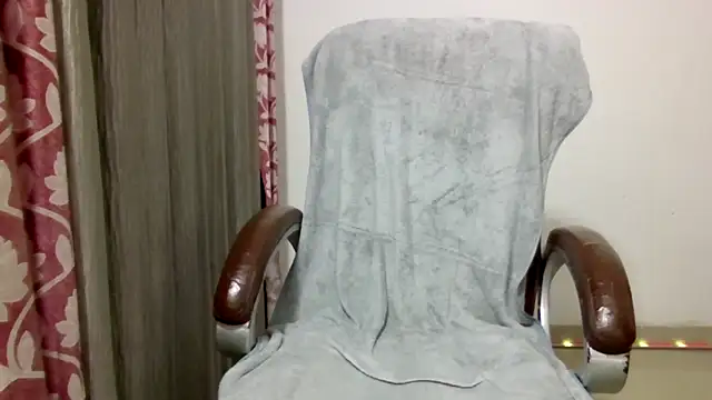 Queenhimanshi webcam