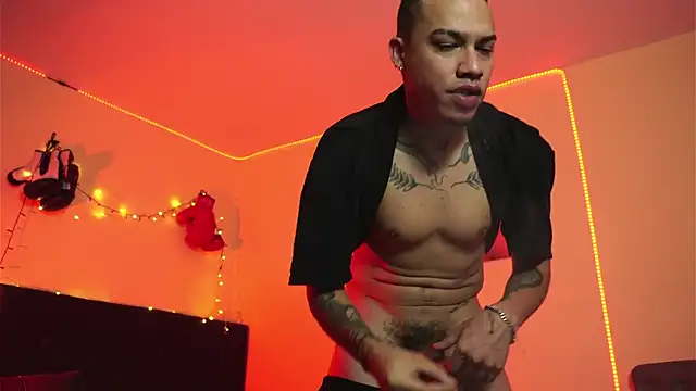 AlphaMasterXxx webcam