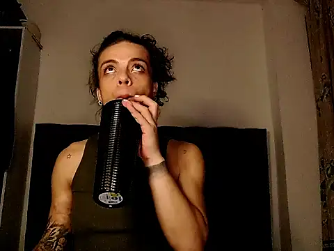 saara_johnson496 webcam