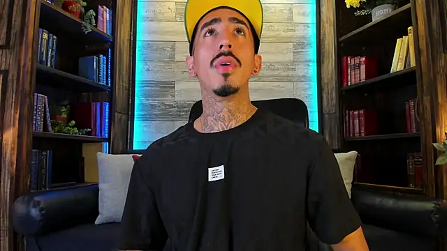 Donovan_Desmond webcam