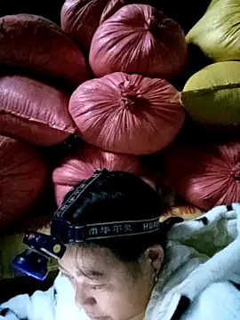 minnakutew20 - Minnakutew20's free webcam - UK Sex Cams