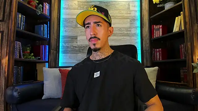 Donovan_Desmond webcam