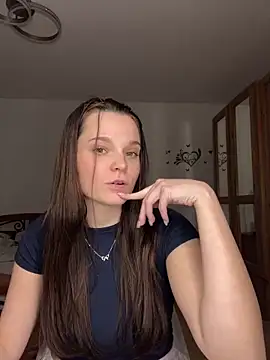 Webcam Model (ElenaMariee) is live