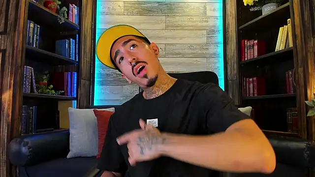 Donovan_Desmond webcam