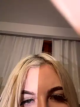 Steffi_Snowbunny webcam