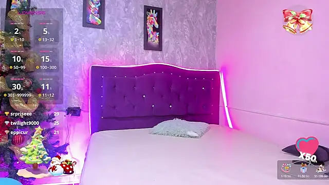 Lauren_smiles webcam