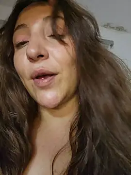 vickyhoult (F young) - Spit boobies