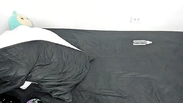 evanscollins (M twink) - Get hard dick and 5x spank ass