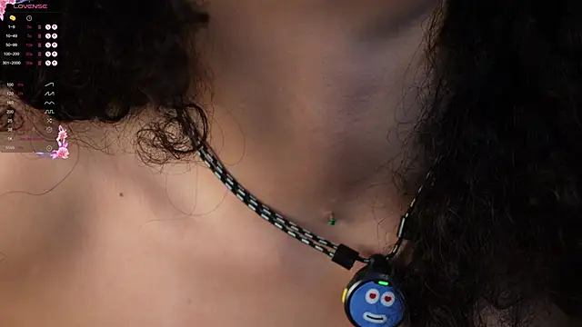 Victoria_Curly webcam