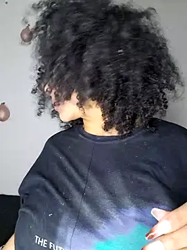 Webcam Model (Yerystar)  is live.Free join now!