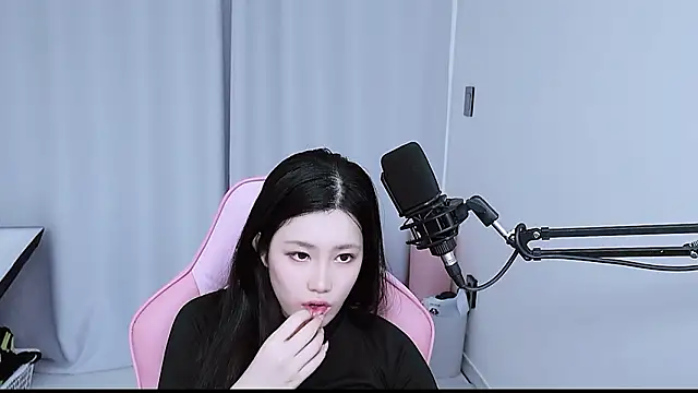 misa_02 - MISA_02's free webcam