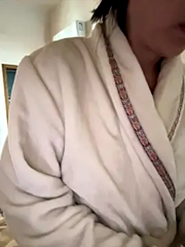 美女xiiuuff18在线直播