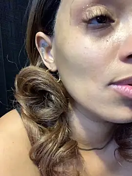 Rakiyahcharms webcam