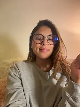 saraparisi - SaraParisi's free webcam - UK Sex Cams