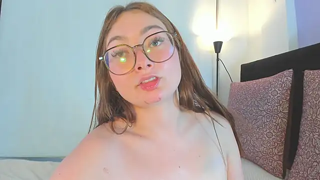 LunaVelvet777 webcam