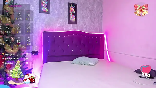 Lauren_smiles webcam