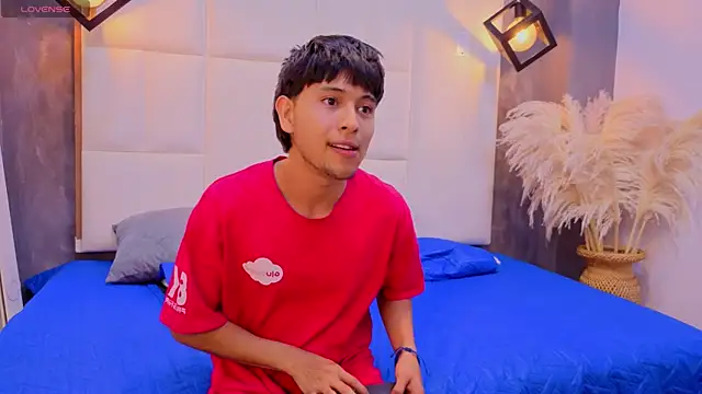 Isaa_and_Calvin webcam