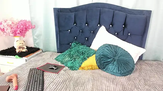 Inaya_Khalifa webcam