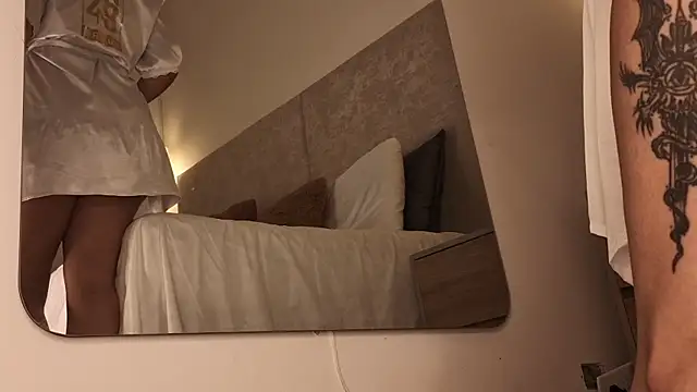 scarlethlux - Scarlethlux's free webcam