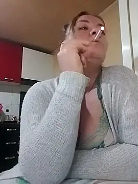 Mommygetnaughty webcam