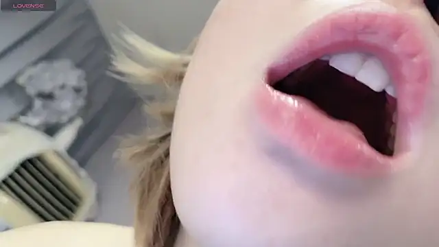 y2luvk - Y2Luvk's free webcam