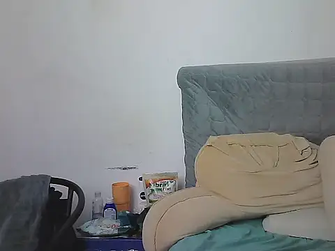 AlphaLatinoBear webcam