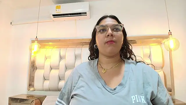 TiffantyAndStacy webcam