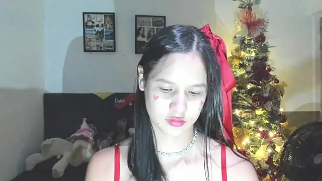 princesita_sofia_ (F young) - 2 Fingers in  Pussy🍃