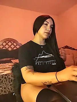 FallsForHerSmile webcam