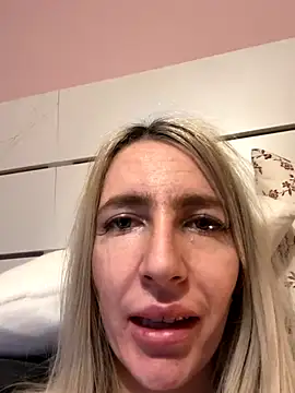 barbieblondiegirl (F young) - chupar,morder,jugar un chupete caramelo