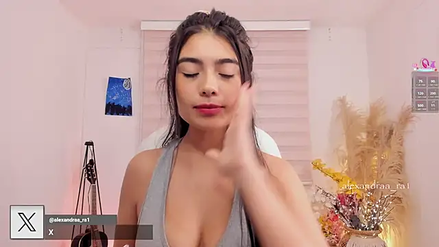 Alexandra_ra webcam