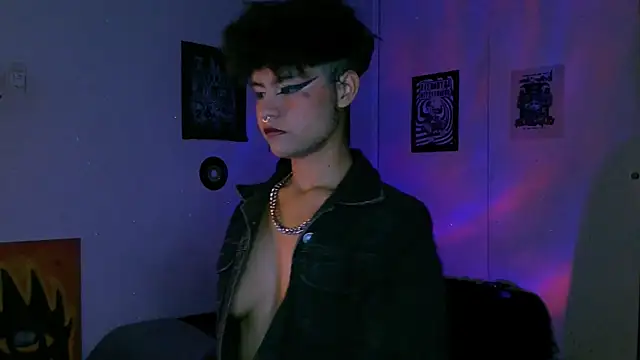 alex_one888 (F young) - I jump on my dildo