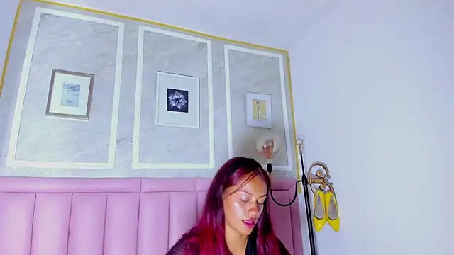 HoollyHendrix webcam