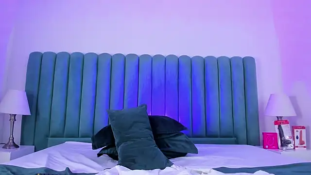 VanessaParis__ webcam