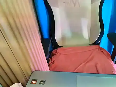 MissFlammaraa webcam