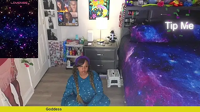 CosmicDream143 webcam