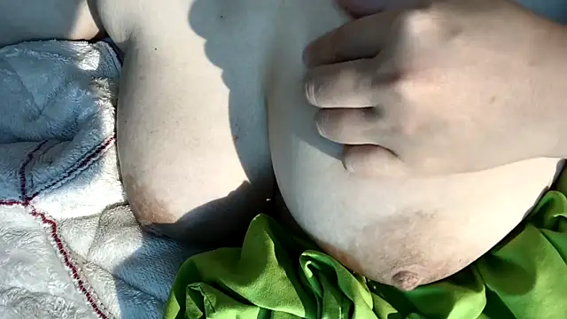 AngelwithEcup webcam