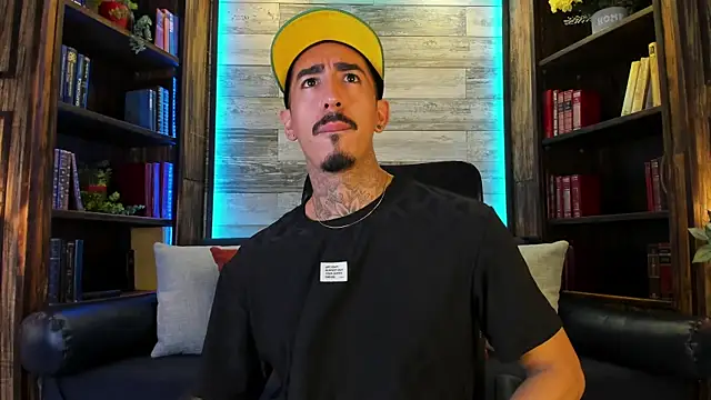 Donovan_Desmond webcam