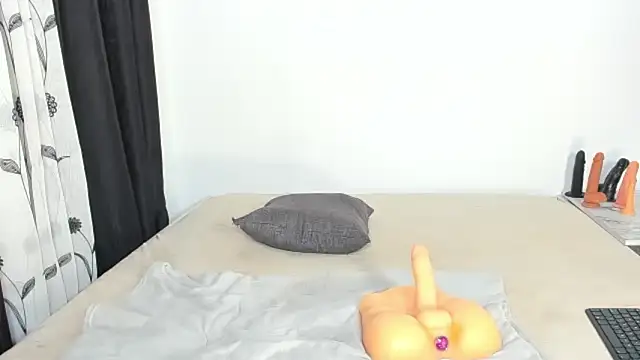 CREAMY_BUBBLEGUM webcam