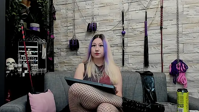 CruelMistress webcam