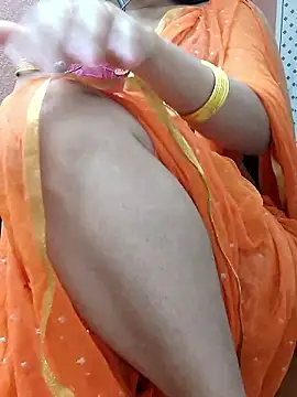 sugar-n-spicy (F young) - Full nued public 3 min