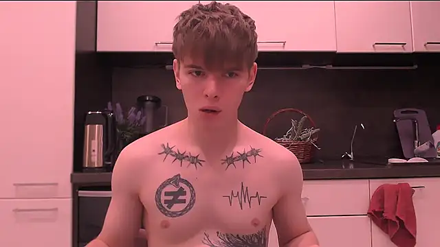 fredd_xanders (M young) - Cumshow + help to repair 2 teeths