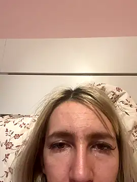 BarbieBlondieGirl webcam