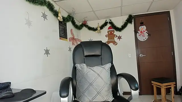 Aisha_hotts777 webcam