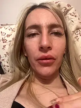 BarbieBlondieGirl webcam