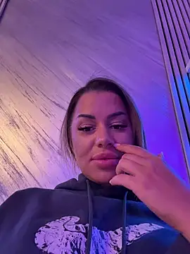 KirstieVegas's live cam