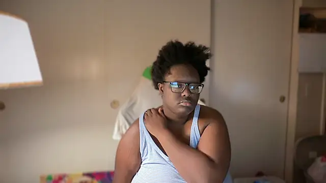 -yagurlwest - -Yagurlwest's free webcam - UK Sex Cams