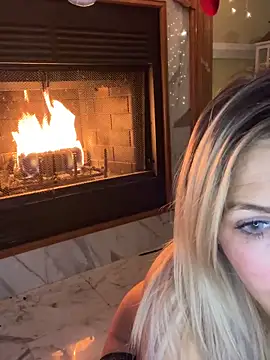 LittleMissEeve webcam